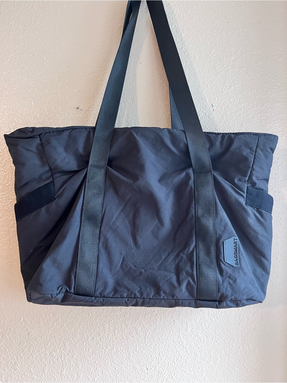 BAGSMART Black Nylon Laptop and Yoga Tote with Logo Patch